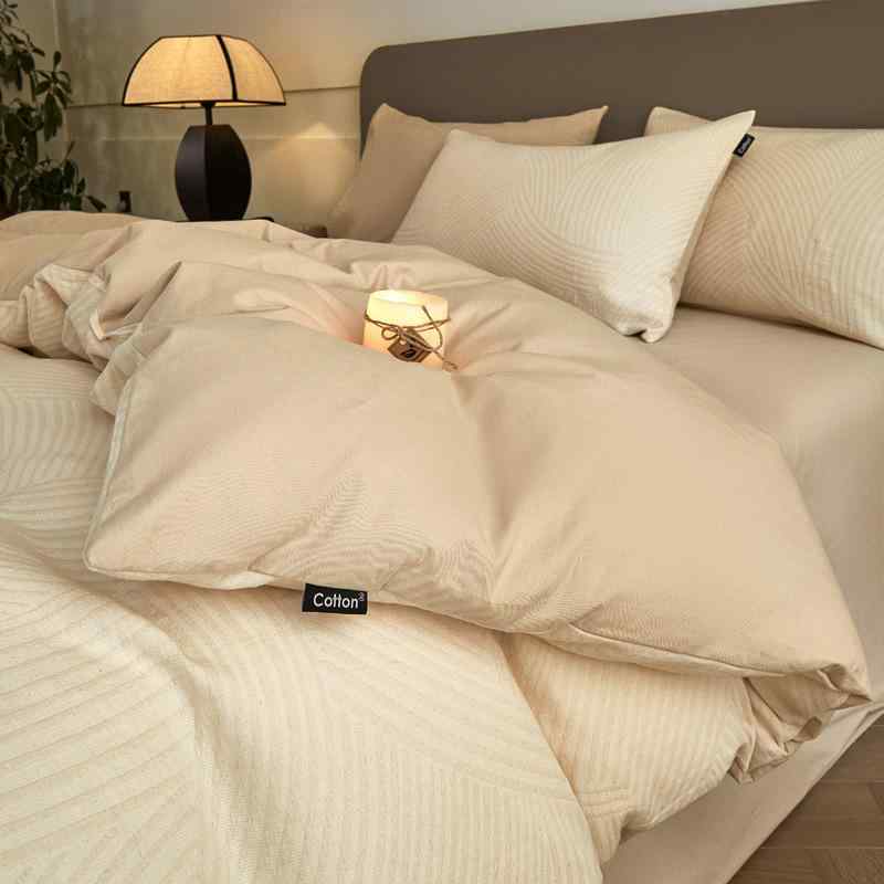 ベッドルーム寝具 純綿 磨毛加工 三層 ガーゼ 提花 四件セット 高級感 ベッドカバー ベッドシーツ ピローケース 植物花卉 柄 単色 シンプル スタイル 柔らかい肌触り 通年使用 快適 寝室インテリア コットン 素材 軽量 吸湿性 速乾 ベッドルーム