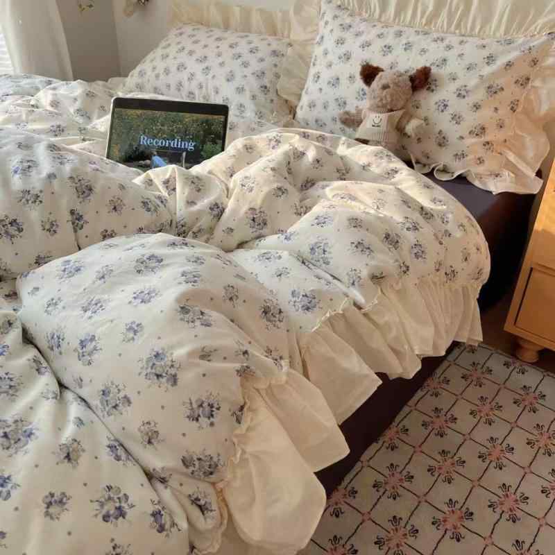 ベッドカバーセット かわいい小花柄 全綿水洗綿 田園風 現代簡約 活性印染 軽量2000g以上 ベッドシーツ 枕カバー 掛け布団カバー 寝室インテリア 日常使い 吸湿性 通年対応 柔らかい肌触り ダブルサイズ シングルサイズ クイーンサイズ