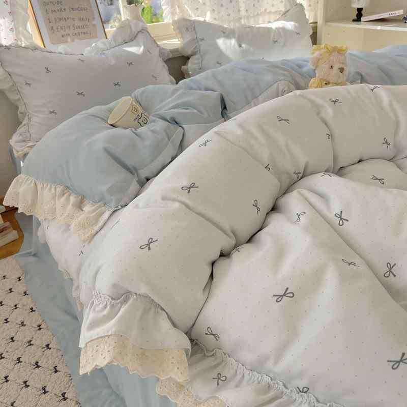 ベビー用 純棉 寝具セット 四件套 柔らか接触 肌触り良い ベッドカバー シーツ 枕カバー ベッドスカート 花柄 幾何模様 植物柄 ドット柄 ブルー系 ピンク系 アイボリー 花辺レース 加工 活性染色 プリンセススタイル 軽量 吸湿速乾 通年使用 赤ちゃ