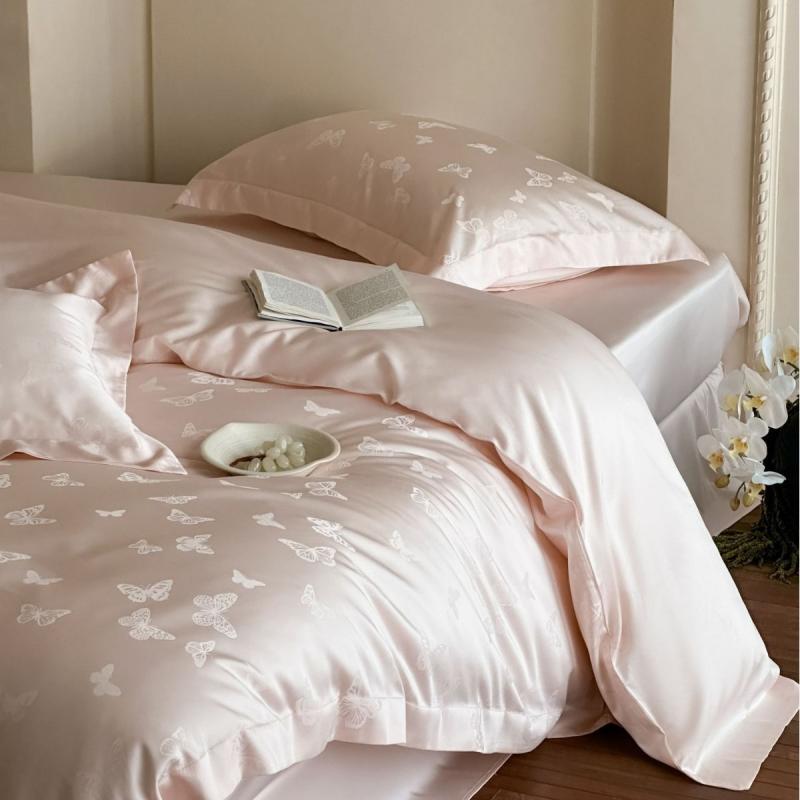 ベッドリネン 四件セット レイヨン混 長繊維綿 接触冷感 吸湿速乾 活性染色 提花 包縁 刺繍 サテン織り 通年使用 軽量 高級感 植物花柄 純色 ベッドシーツ ダブルサイズ ピンク系 グリーン系 ブルー系 ベージュ系 柔らかい肌触り 寝具 シーツカバー