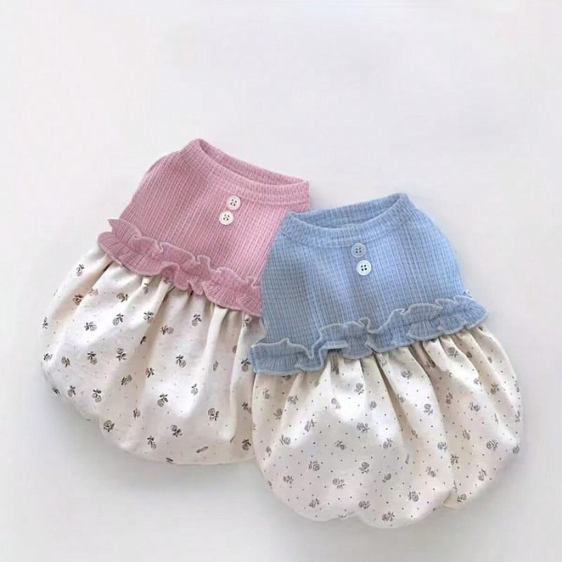 ペット ドレス ユニセックス 春夏 スカート フラワープリント チェック柄 かわいい 涤纶 ポリエステル 素材 軽量 伸縮性 通気性 ブルー ピンク パープル カラー 犬猫用 ペット服 ファッション 普段使い