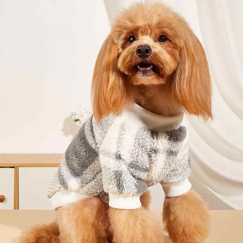 ペット服 秋冬 猫犬用 毛布風 フリース スウェット グレー チェック柄 暖か 防寒 ユニセックス 軽量 伸縮性 吸湿速乾 室内着 アウトドア 日常使い コットン混 再生繊維 ソフトタッチ かわいい デザイン ペット ウェア