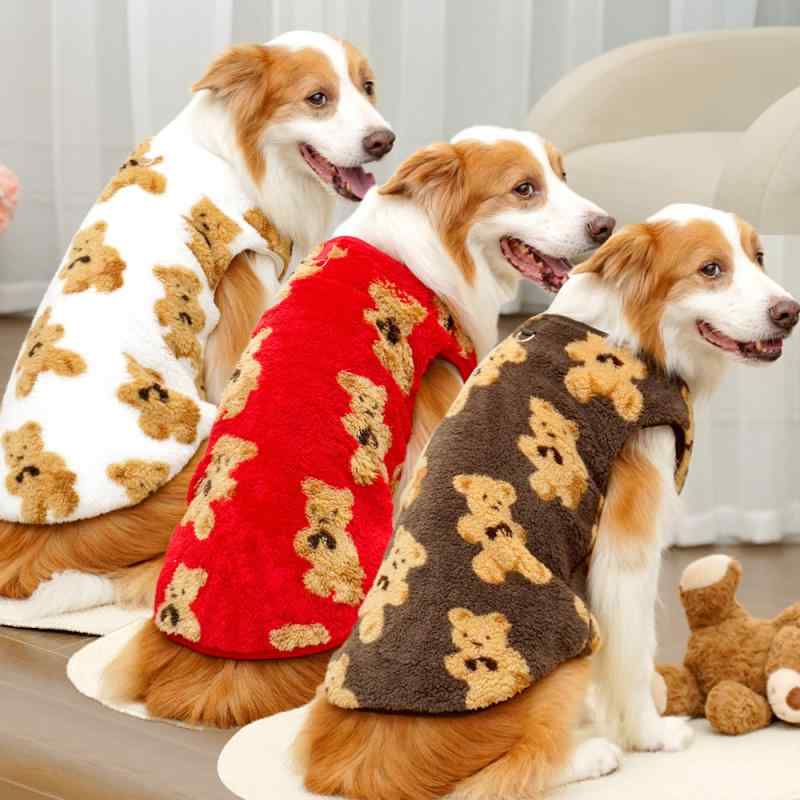 ペット服 秋冬 コート 犬猫用 毛布風 厚手 コットン混 ポリエステル 素材 かわいい小熊柄 ブラウン ホワイト レッド カラーバリエーション ユニセックス キャジュアルスタイル 室内外 暖か 軽量 伸縮性 裏地付き 首輪対応 犬種問わず 猫用 大型犬対