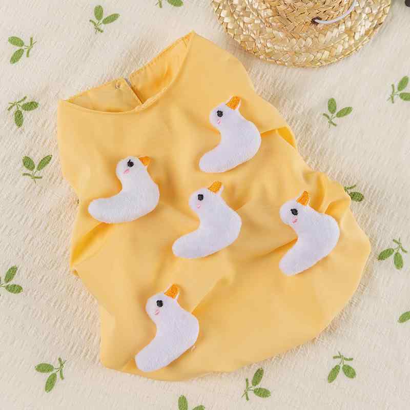 ペット服 ユニセックス 犬猫用 春夏 立体鴨型 かわいい プリント ドレス スタイル 薄手 綿ポリエステル 混紡 素材 通気性 軽量 黄色 カジュアル 普段使い 室内外 対応 萌えデザイン テディ 猫咪 対応 ユニーク ファッション アイテム