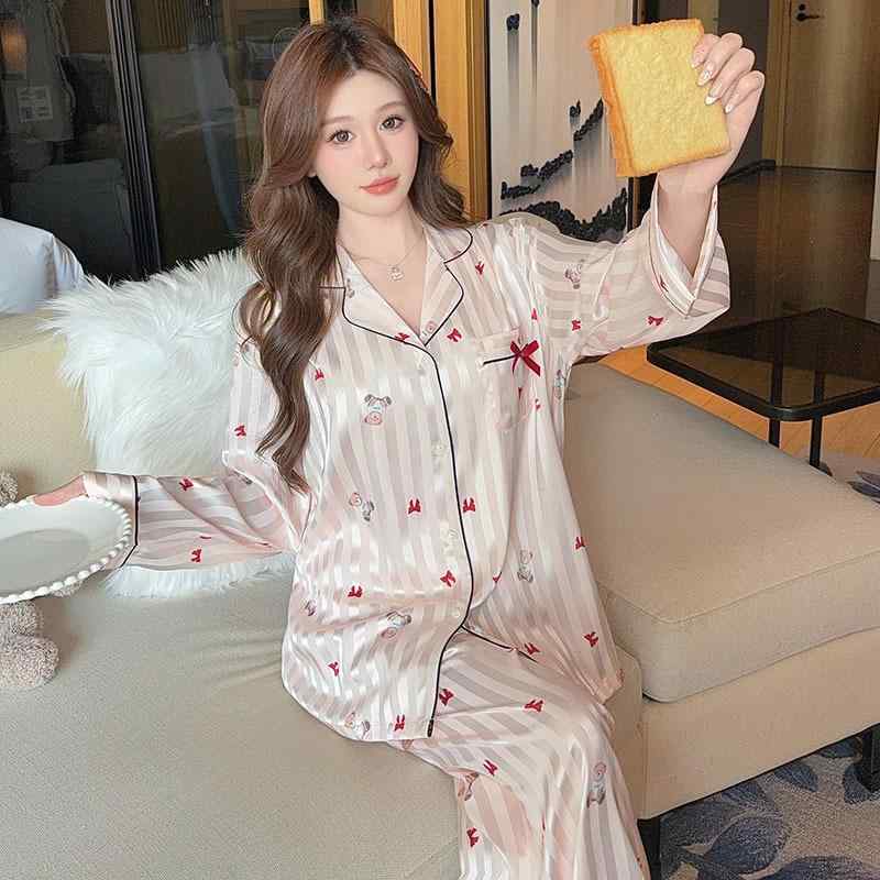 Other - パジャマセット 女性用 かわいい小熊プリント 接触冷感 薄手 長袖 開衫 翻領 レース花辺 長ズボン ポリエステル 透気性 快適 ピンク系 蝶結び アクセント 春夏 秋 寝間着 部屋着 外出可 ホテル着 カードゥルート スタイル