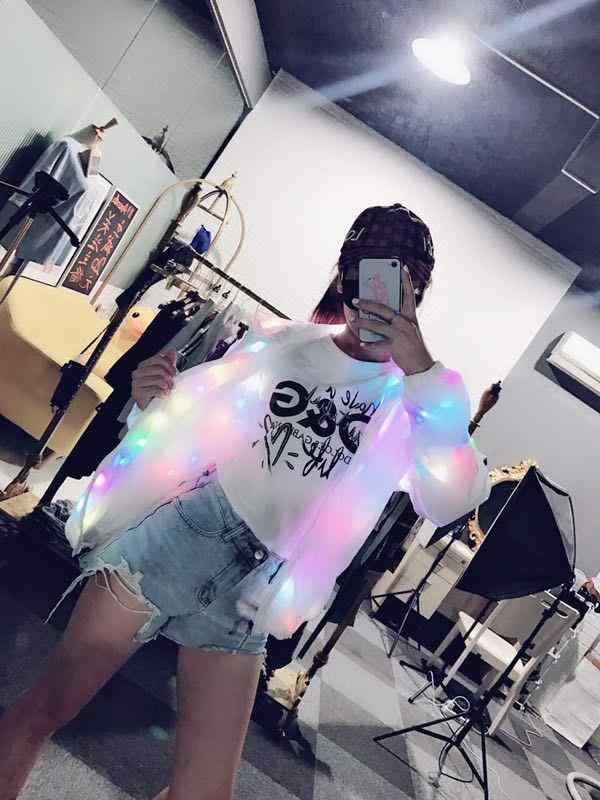 キッズ メンズ スーパーヒーロー 連帽 LED 発光 コート 綿素材 子供服 冬用 アウトドア ステージ 衣装 光る 上着 ビビッド カラー 伸縮性 暖か 普段使い