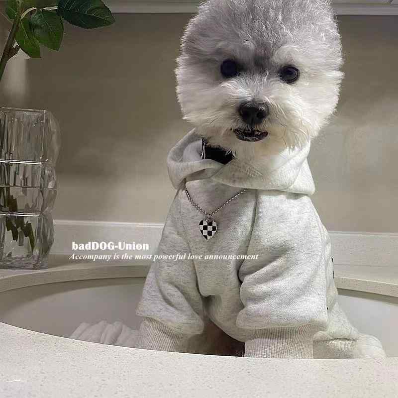 秋冬 犬用 フーディー スウェット 防毛抜け フード付き 2本脚 保暖 加厚 ポリエステル 軽量 快適 グレー 雪ナレディ テディ ビション ポメラニアン 汎用 ペット服 ユニセックス カジュアル 部屋着 散歩用