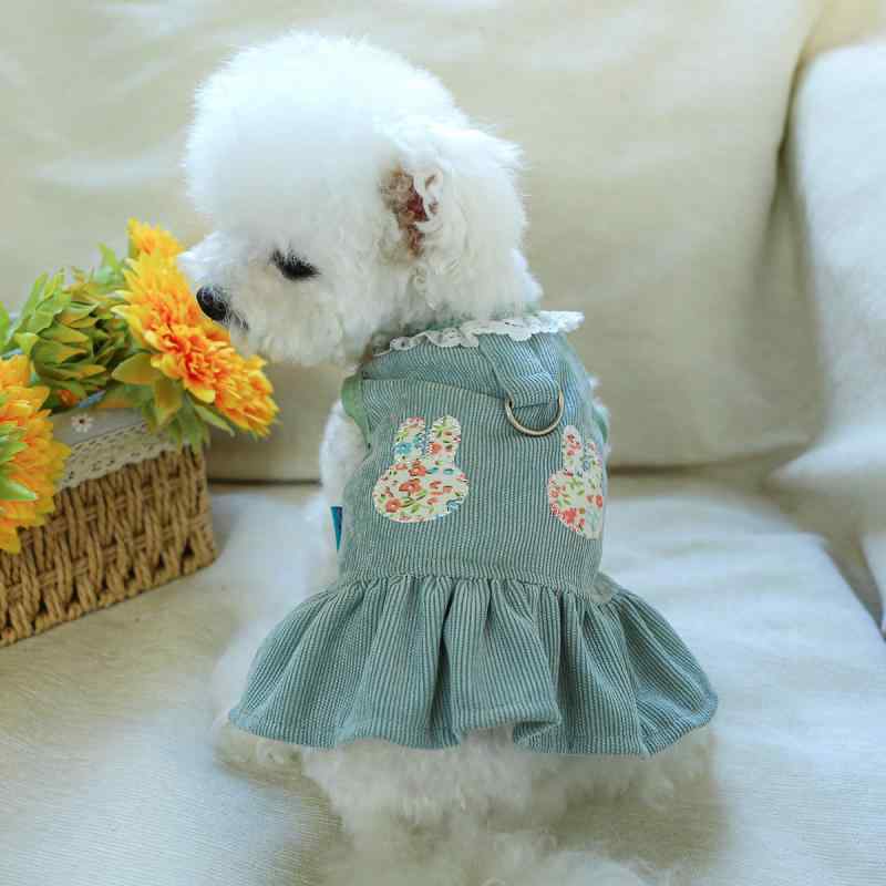 ペット 服 秋冬 犬猫用 ウサギ柄 胸背 スカート かわいい ピンク グリーン ベージュ ポリエステル 素材 軽量 伸縮性 ユニセックス XS S M L XL サイズ 対応 普段使い 散歩 お出かけ アクセサリー