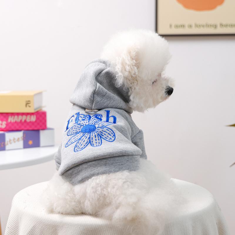 ペット服 秋冬 犬猫用 小型犬 幼犬 保暖 快適 服飾 刺繍 ヒナギク柄 フード付き トップス ポリエステル 軽量 伸縮性 室内用 アウトドア ユニセックス かわいい デザイン