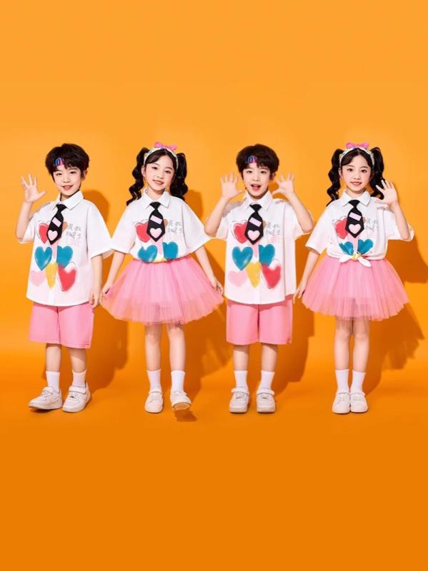 子供用 ダンス衣装 キッズ ダンスコスチューム ララチーム ユニフォーム 卒業式 園児 クラス服 運動会 表演服 柔軟 ポリエステル コットン 混紡 ピンク ハート柄 プリント ユニセックス 3-8歳 100-140cm 通年使用 かわいい デザイン 軽