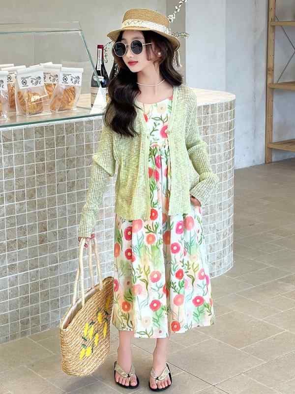 女の子 ワンピース 吊帯 スカート ニット カーディガン セット 夏服 薄手 柔らかい ポリエステル 花柄 純色 長袖 韓国風 軽やか 涼しい 8歳以上 中大童 日常着 ガールズ ファッション 子供服 コーディネート トップス ボトムス 組み合わせ 季節