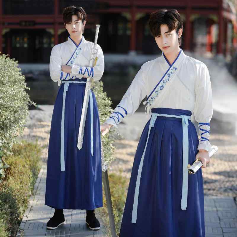 Uramono - 漢服 メンズ 古風 武侠 剣客 スタイル 春秋 レイヨン 素材 セット アップ 上白 下ブルー スカート コスチューム 学生 クラス 衣装 公子 ルック ゆったり 大きめ シルエット 軽量 快適 普段使い コスプレ 衣装 男士 風 伝統 デザイン ロング