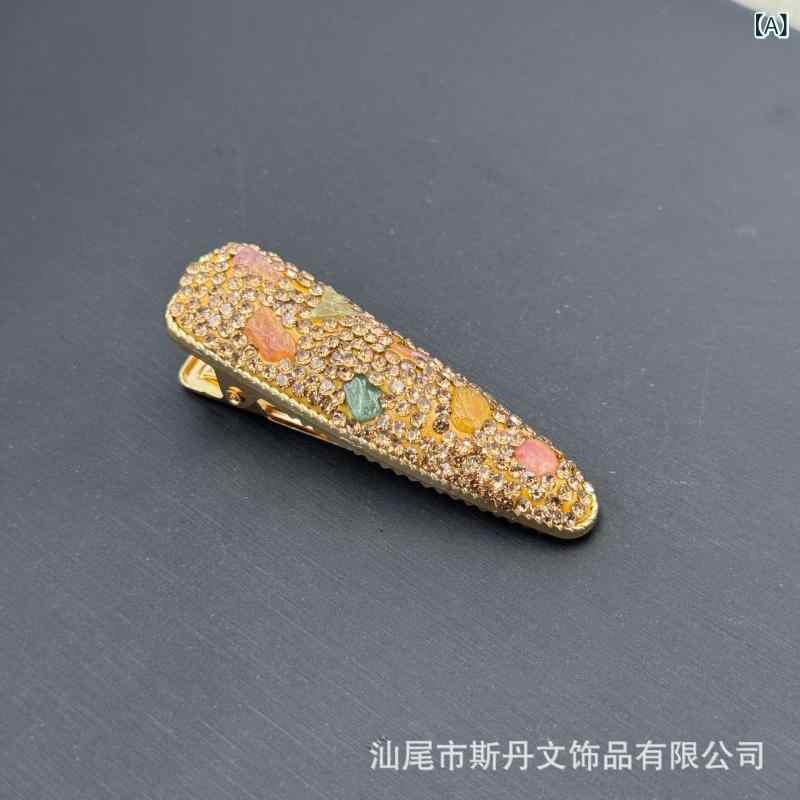 ヘアアクセサリー 女性用 鴨嘴クリップ 手作り 天然石 デザイン スワロフスキー風 クリスタル 装飾 フレンチスタイル バング固定 ヘアピン かわいい ゴールド グリーン パープル ピンク 春夏 軽量 日常使い ヘアアレンジ