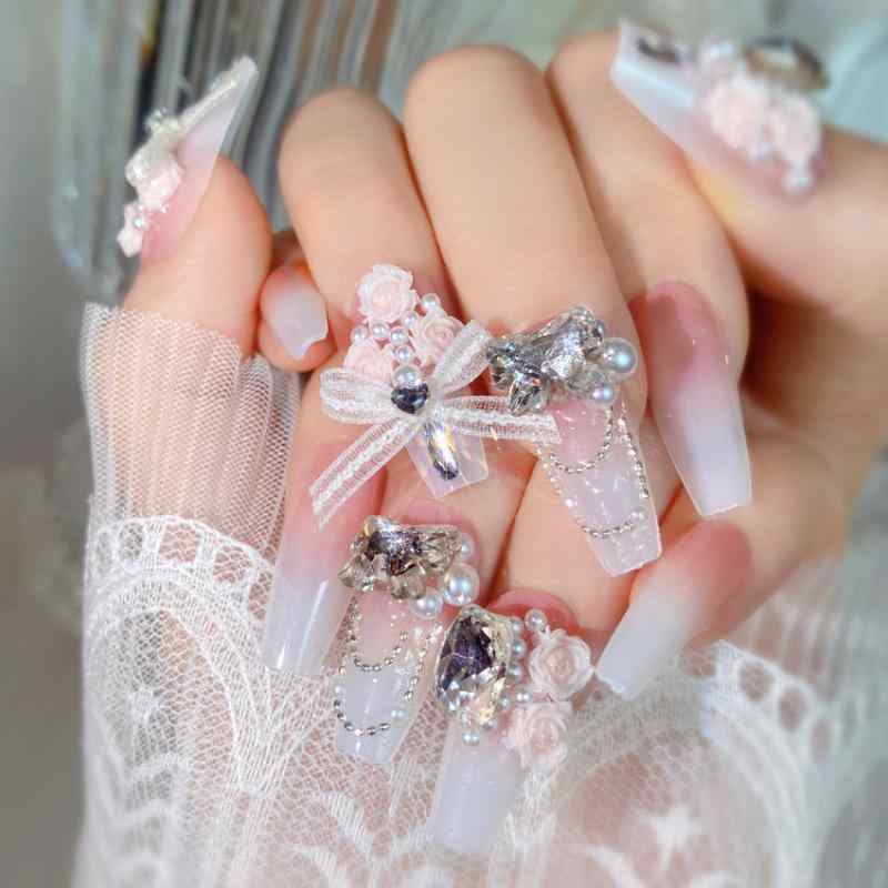 フラワー レース 蝶結び ネイル ステッカー 偽物 爪 着脱可能 仕上げ 品 小清新 スタイル 女性用 かわいい デザイン 花柄 装飾 指先 アクセサリー 日常使い 軽量 素材 ピンク系 カラー 通勤 普段使い 対応