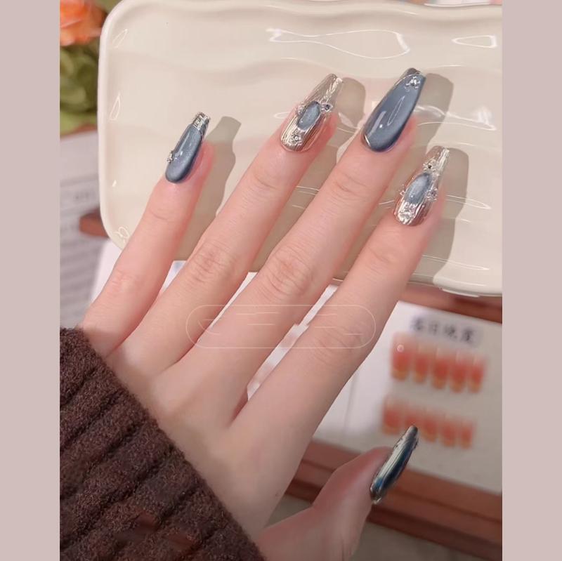 美甲 ウェアラブル フルハンドメイド 完成品 偽指甲 貼片 ブルー ランプ 猫目 デザイン かわいい スタイル 法式 甘い 猫目 スイート フレンチ ガーリー クリーン 軽やか ラグジュアリー ins風 ピュアデザイア スタイル 着用型 ネイル アクセサ