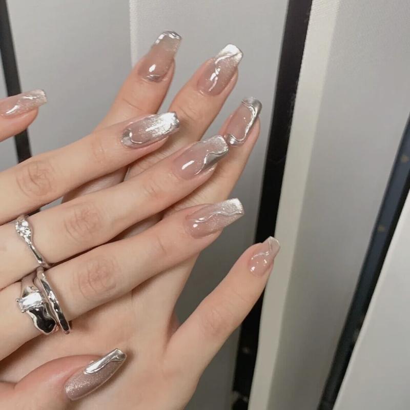 ネイルチップ 女性用 短め 穿戴式 氷透 水晶 猫目石 かわいい 超薄 無痕 シンプル 純色 甘め アイスサンド クリスタル ラブリー 星空 ハート 星 繰り返し使用 軽量 自然な仕上がり ピンク系 クリア アイボリー 春夏 秋冬 通年使い つけ心地良い