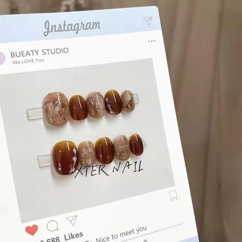 ネイルチップ かわいい 短め ラウンド ブラックシュガーラテ コーヒー グラデーション ハンドメイド 貼り付け 指輪風 女性用 甘め セクシー シンプル 星空柄 光沢 耐久性 自然仕上げ
