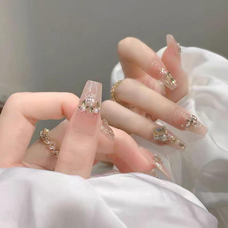 秋冬 ネイルチップ 偽ネイル 香槟色 ロングタイプ 着脱式 かわいい 甘め スパイシー 超薄 無痕 キラキラ 透明 クリア シンプル 軽量 豪華 純粋 花柄 ハート 星空 バタフライ スター 指先アクセサリー 仕上げ品 女性用 秋冬向け 装飾パーツ ファ