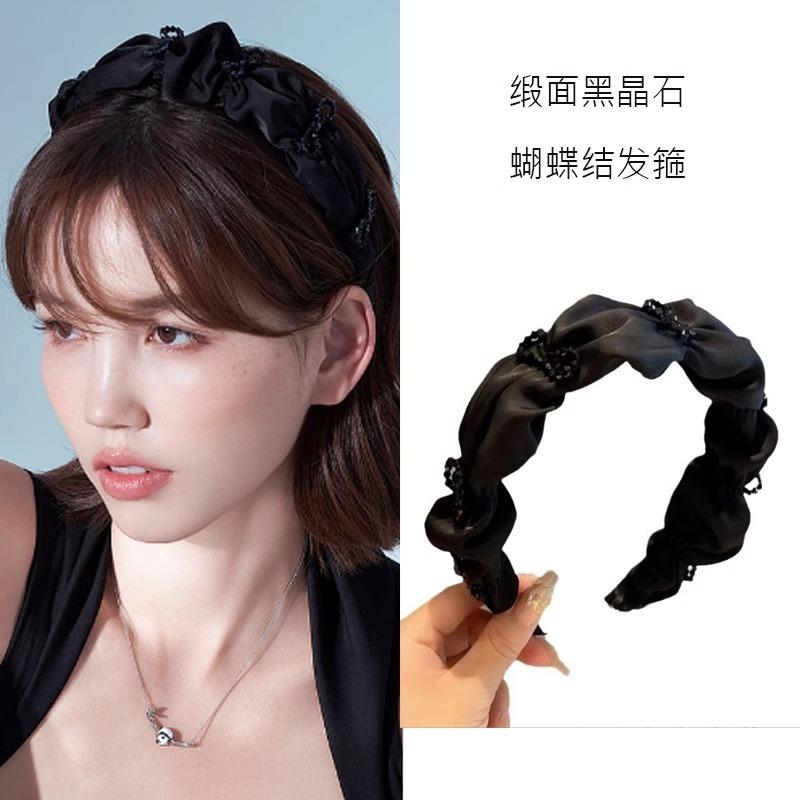 ・製品カテゴリ: 頭飾・主な素材: 人造水晶・スタイル: ファッション通勤・スタイル: 洗練感・適用対象: 女性・人気要素: 幾何形状・人気要素: 円形・カラー展開: 黒い蝶結び水晶ヘアバンド、クリームケーキブラックヘアバンド