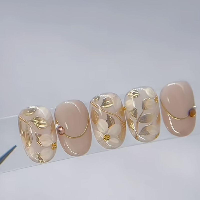 ストリーマ 落葉 新年 戦 甲には 短い ネイルアートが 必要です。