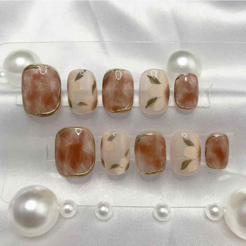 ネイルシール 秋冬 指甲パーツ 女性用 かわいい 花柄 ミルクブラウン グラデーション 透明感 軽量 甘め セクシー スタイル 花モチーフ 手作り風 日常使い 指先コーデ