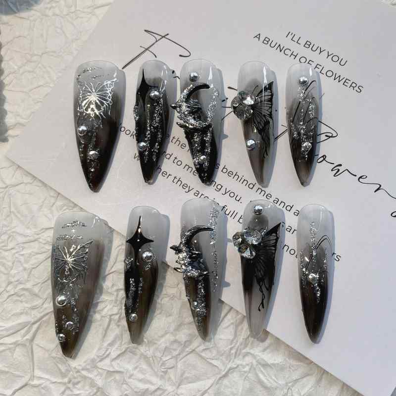 ゴシック ダーク系 パンク風 メタル 液体 バタフライ 高級感 ハンドメイド 着脱式 完成品 ネイル 指先アクセサリー メンズ レディース ユニセックス 短款 長款 中款 復古 スパイシー グリッター シンプル スイートクール 軽量 金属加工 華奢デザイ