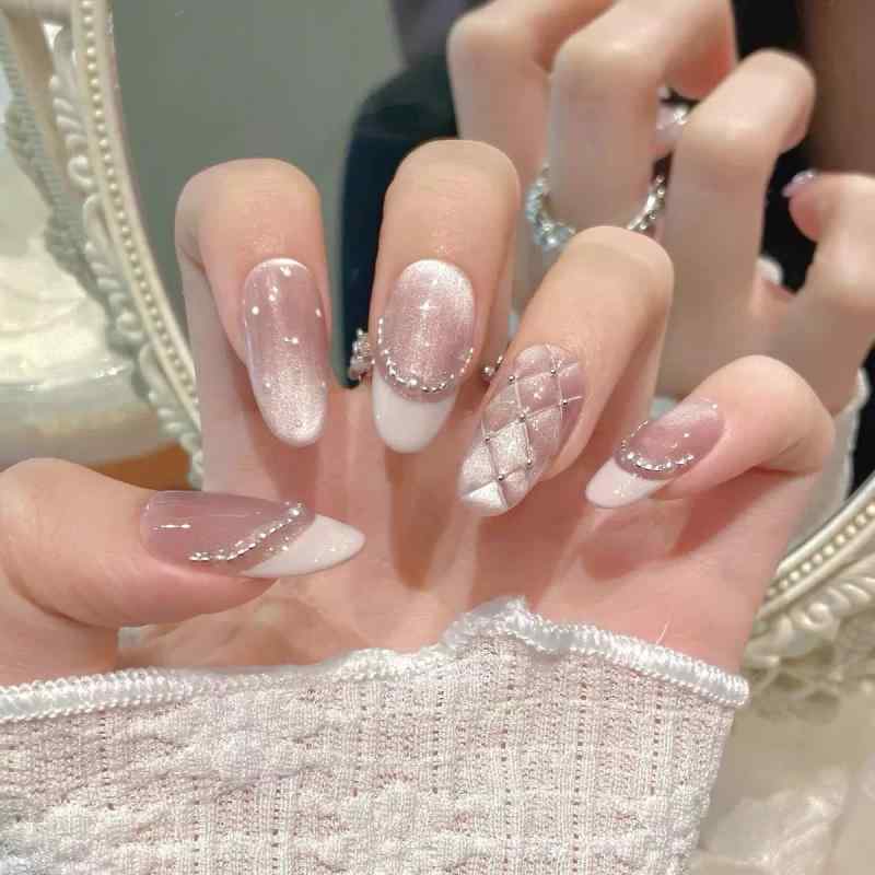 ネイルチップ ロングタイプ フレンチスタイル 真珠 ダイヤモンド柄 キャットアイ ハンドメイド 着脱式 美甲パーツ 切り替えデザイン 接触冷感 伸縮性 ピンク系 アイボリー 普段使い 軽量 女性用