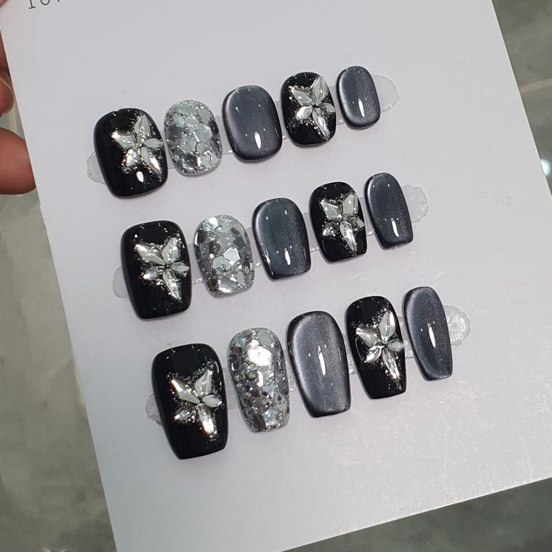 ・カテゴリ: ネイルチップ・スタイル: 猫眼・柄: 星星・カラー展開: 豆豆甲,新短方,新中方,短椭圆・サイズ展開: XS,S,M,L・対象: 女士