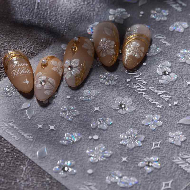 ネイルステッカー ユニセックス ミルクティー系 軽奢風 彫花 かわいい フラワー モチーフ フラッシュ ストーン 装飾 シンプル デザイン 通勤 スタイル 復古 アイス クリア アイボリー ピンク系 花柄 点在 ジルコニア 2mm サイズ ネイルシール