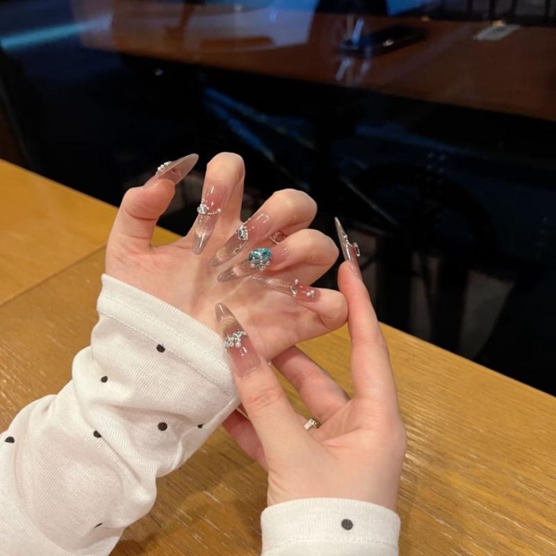 ネイルチップ 女性用 梅子酒色 フレンチスタイル ピンク系 バラ柄 デイジー柄 ストロベリー柄 レモン柄 フラワー柄 ハート柄 シェル柄 ピーチ柄 リボン柄 スターパターン バタフライ柄 スター柄 ピュアカラー レトロ かわいい キャットアイ スイート