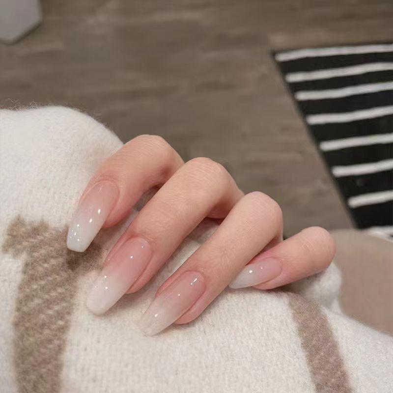 ネイルチップ 女性用 法式 裸色 ロングタイプ かわいい 切り替え デザイン 指先美白 セルフ装着 簡単 ピンク系 バラ柄 ナチュラル スタイル 軽量 耐久性 仕上げ