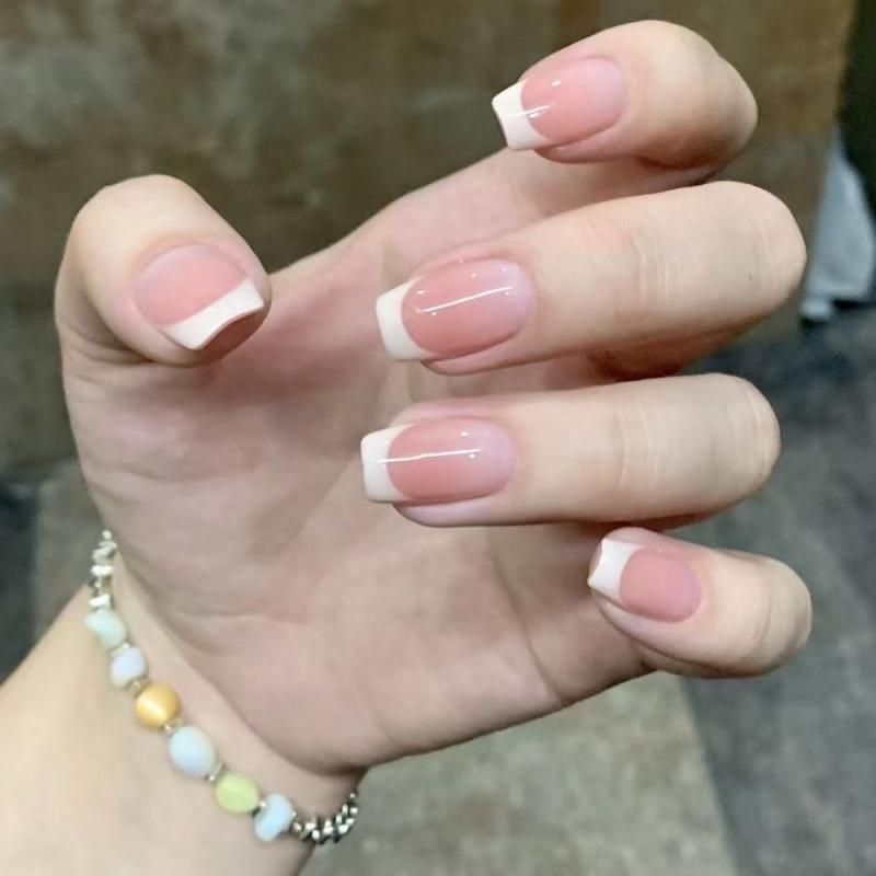 ネイルチップ ミルキーホワイト フレンチスタイル 純欲 可拆卸 シンプル かわいい 女性用 指甲貼片 軽量 学生向け ミルキー ホワイト ナチュラル 透明感 復古 甘め 中国風 セクシー スパークル クリア フレッシュ ミニマム モダン クール ラグジュ