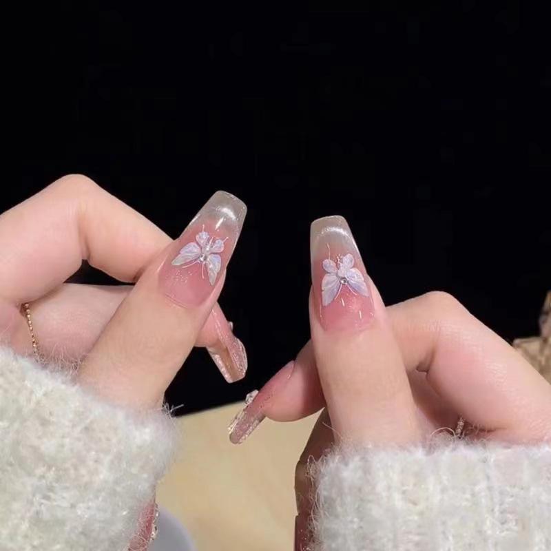 ネイルチップ 女性用 着脱式 再利用可能 蝶々 キャットアイ デザイン 短め かわいい 甘め フレンチスタイル フラッシー クリア ピンク系 ハート 蝶結び 星空 星 モチーフ セルフネイル 簡単装着 耐久性 光沢加工