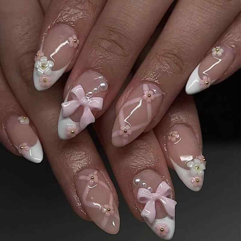ネイルチップ 女性用 かわいい ピンク 花柄 蝶結び フレンチスタイル ホワイト クロスストライプ 甘め 装着式 軽量 耐久性 日常使い 指先コーディネート セルフネイル 簡単装着 ジェル風 ファッションアクセサリー