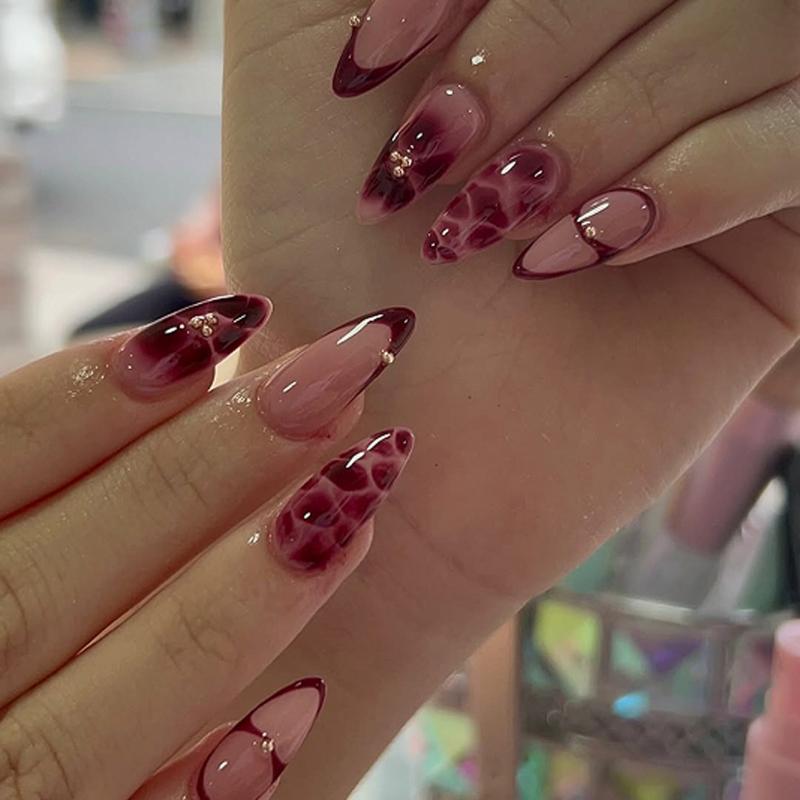 レディース ファッション ネイル セット 杏仁型 フレンチスタイル 酒赤色 爆闪 デザイン 花柄 模様 簡約 スタイル ヨーロッパ風 ピュアデザイア ミドル ロング 着用式 フェイクネイル 指甲片 ウィメンズ ネイルチップ キット 含む 接着剤 ツールパ