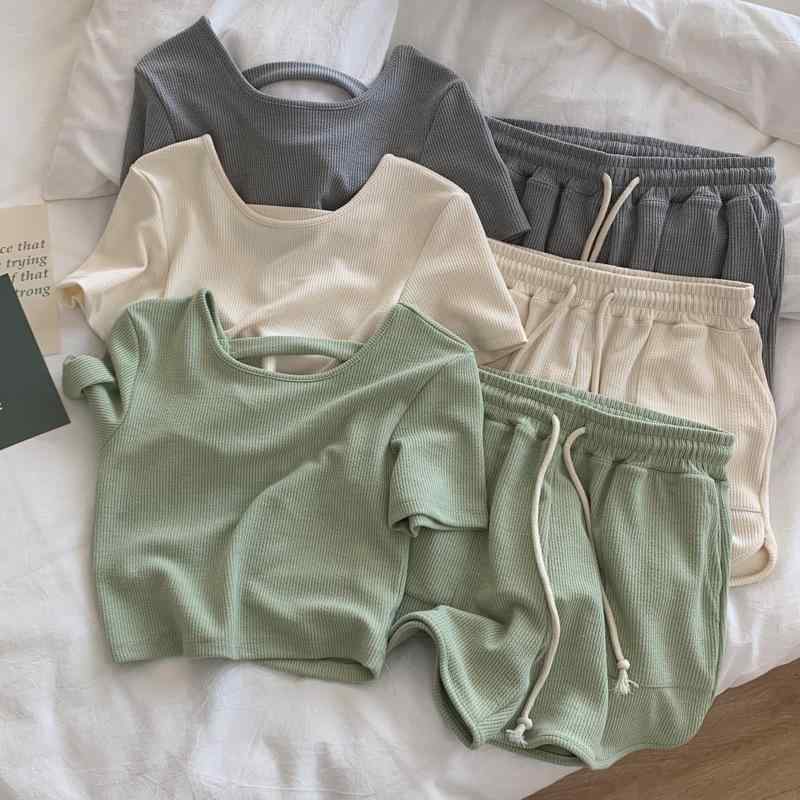 レディース 夏 スポーツ セットアップ 接触冷感 切り替え 短袖 Tシャツ ハイウエスト ショートパンツ 3分袖 3分丈 メッシュ素材 伸縮性 グリーン 杏色 グレー 均一サイズ 日韓スタイル ニュートラル 気質 イージースポーツウェア カジュアル 日常