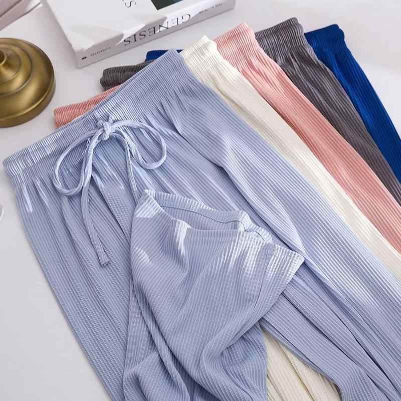 ロングパンツ キッズ 女の子 高腰 ワイドパンツ 接触冷感 センタープレス ストレート 韓国風 ゆるシルエット ルーズフィット ドレープ感 春夏・スタイル: カジュアル・素材: ポリエステル100%・安全基準: B類・パンツ丈: ロング・性別: 女児・対象年齢: 8歳以上(140cm以上)・タイプ: カジュアルパンツ・運動要素: スポーティー・ウエスト: ミドルウエスト・カラー展開: ライトブルー、ピンク、ブラック、ダークグレー、アプリコット・サイズ展開: 110-120cm、120-130cm、130-140cm、140-150cm、150-160cm、160-170cm・加工: プリーツ加工・製品カテゴリ: キッズパンツ