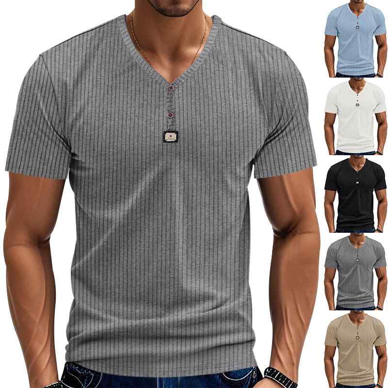 Tシャツ メンズ Vネック 半袖 トップス カットソー ヘンリーネック 亨利シャツ アメリカンスタイル 鹿の子素材 速乾 通気性 伸縮性 普段使い アウトドア オールシーズン・カテゴリ: Tシャツ・スタイル: カジュアル・パターン: 無地・フィット: 合体型・対象: 青年・タイプ: プルオーバー・ネックライン: Vネック・袖丈: 半袖・厚さ: 普通・素材: 化繊混紡・混用率: ポリエステル95%・仕様: 針編み袖・加工: ノーアイロン・カラー展開: 白色、黒色、カーキ、灰色、薄青色・サイズ展開: S、M、L、XL、XXL、XXXL・重量: 約180g・機能: 通気性、吸湿速乾・年齢層: 大人・性別: 男性