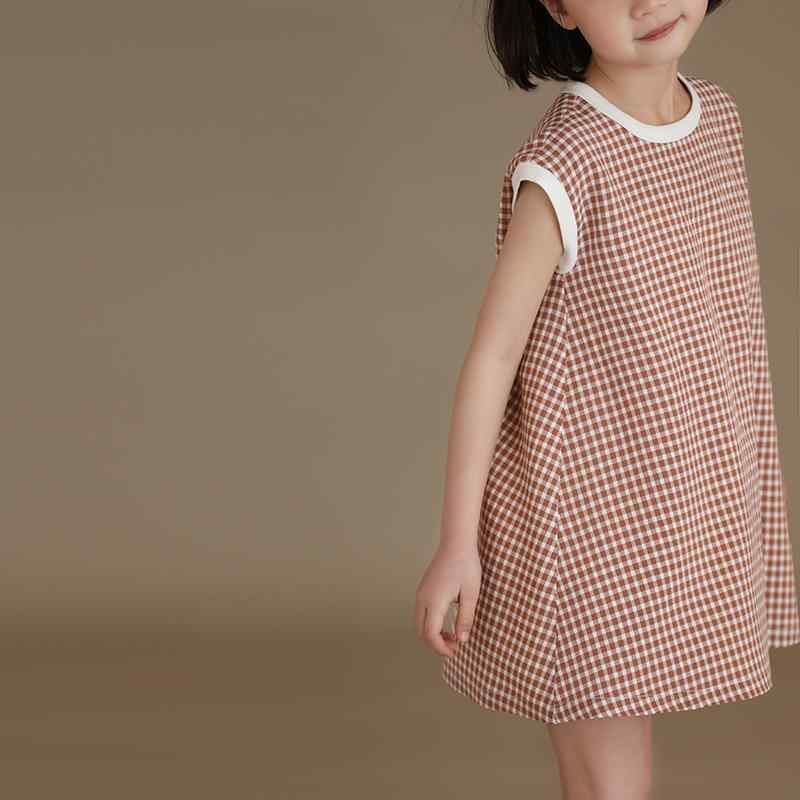 ワンピース キッズ 女の子 親子コーデ 春夏 子供服 ノースリーブ チェック柄 襟付き 配色 レトロ ガーリー 可愛い ベビー カジュアル・スタイル: プリンセス・素材: 綿混紡・スカートタイプ: キャミソールワンピース/ジャンパースカート・安全基準: B類・主素材成分: ポリエステル100%・性別: 女児・適正年齢: 3〜8歳・スカートシルエット: Aライン・カラー展開: ピンク・サイズ展開: 110cm、120cm、130cm、140cm、150cm、160cm・製品カテゴリ: キッズワンピース