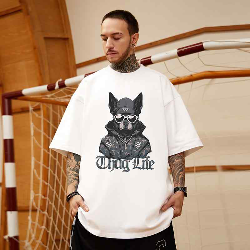 Tシャツ メンズ 大きいサイズ ビッグシルエット 半袖 トップス アメリカン ストリート系 カジュアル 普段使い ビッグロゴ ゆったり 体型カバー オーバーサイズ ビッグサイズ 無地 シンプル おしゃれ かっこいい 夏・スタイル: 港風・主な素材: 綿・柄: カートゥーン・シルエット: ゆるめ・対象: 青少年・スタイル: プルオーバー・ネックライン: クルーネック・袖丈: 五分袖・フード有無: なし・厚さ: 普通・生地名: 純綿・主な素材混率: 31%〜50%・加工: 形態安定加工・カラー展開: CT2067卡通吃豆-ブラック、CT2067卡通吃豆-ホワイト、CT2068ジャックパグ-ブラック、CT2068ジャックパグ-ホワイト・サイズ展開: M、L、XL、2XL、3XL、4XL、5XL、6XL・重量: 200g・対象年齢層: 成人・性別: 男性・カテゴリ: Tシャツ