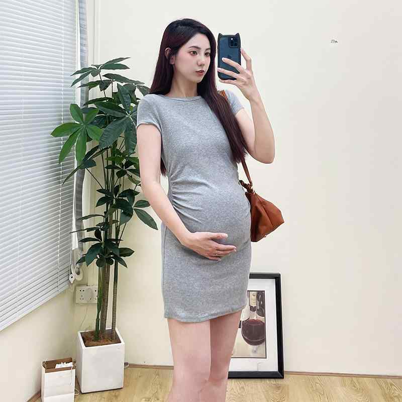 ワンピース マタニティ レディース 半袖 ギャザー タイト インナー シャツ セット ゆったり 普段使い かわいい 大人可愛い おしゃれ きれいめ カジュアル 無地・カテゴリ: ワンピース・ネックライン: クルーネック・袖丈: 三分袖・主な素材: ポリエステル・柄: ストライプ・スカート丈: ミモレ丈・スタイル: カジュアル・カラー展開: ワンピース、シャツ・サイズ展開: M,L,XL,XXL・袖型: 通常袖