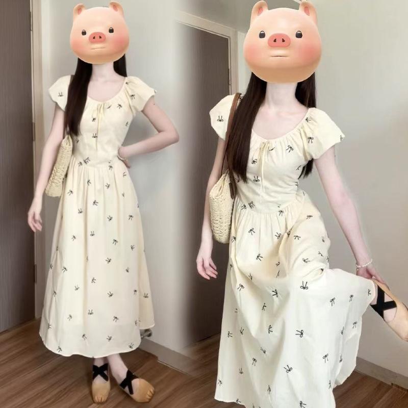 哺乳ワンピース レディース 授乳服 マタニティ フレンチスリーブ 花柄 産後 授乳対応 普段着 お出かけ 上品 かわいい フレアシルエット ふんわり 華奢見え フェミニン きれいめ 涼しい サマーワンピース 軽やか 柔らかい 薄手・カテゴリ: ワンピース・ネックライン: クルーネック・袖丈: 五分袖・素材: アクリル95%以上・柄: 無地・スカート丈: ロングスカート・カラー展開: 画像カラー(マタニティ用), 画像カラー(授乳用)・サイズ展開: M, L, XL, 2XL・スカートシルエット: アシンメトリー・スタイル: カジュアル・袖型: パフスリーブ