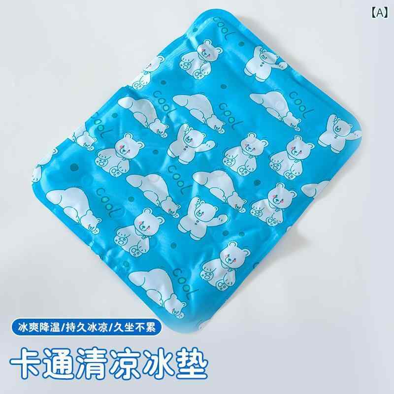 ペット用品 冷却マット 接触冷感 ペット用 涼感 クールマット 猫用 犬用 ベッド 敷きパッド 夏用 暑さ対策 熱中症対策 洗える 耐久性 丈夫 噛みつきにくい ひんやり 快適 室内 お出かけ 車用 オールシーズン・カテゴリ: 冷却マット・カラー展開: 灰紫企鹅、ブルー（クール熊）、ブルー（北極熊）、ブルー（海豚）、ネイビー（熊）、イエロー（萝卜兔）・用途: 防暑降温