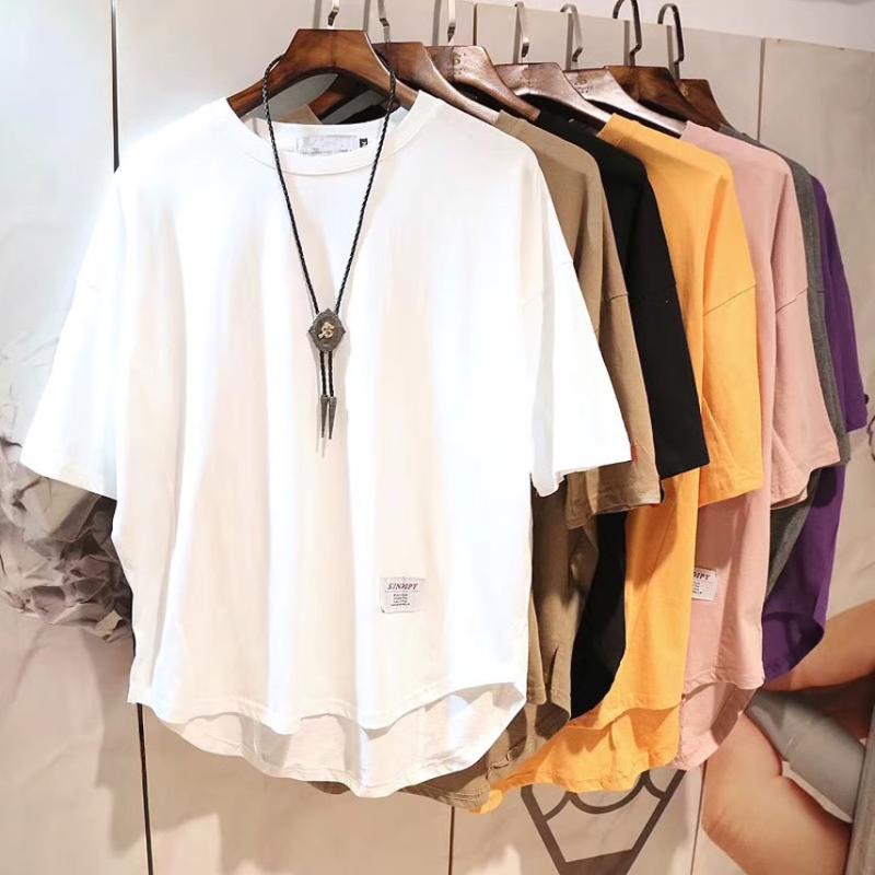 Tシャツ メンズ 半袖 白 裾スリット ルーズシルエット テールカット シンプル カジュアル トップス カットソー ストリート系 無地 コットン 肌触り良い 通気性 快適 吸湿速乾 普段使い ルームウェア・カテゴリ: Tシャツ・スタイル: 青春流行・主な素材: 醋酯繊維・柄: ストライプ・フィット感: ルーズ・ネックライン: クルーネック・袖丈: 半袖・フード: なし・厚さ: 普通・生地名称: 真シルク・主素材含有量: 91%-95%・利用シーン: 旅行・デザイン詳細: ワッペン・プリントテーマ: 自然風景・加工: 形態安定・カラー展開: ホワイト、ブラック、カーキ・サイズ展開: M,L,XL,2XL,3XL・袖型: レギュラー・重量: 180g-250g・素材機能: 通気性、防シワ、・対象年齢: 大人・対象性別: 男性