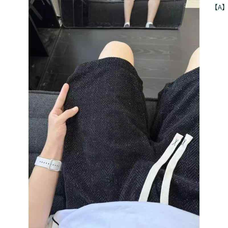 ・カテゴリ: カジュアルパンツ・スタイル: スポーツ、都会派ファッション・デザイン: 基本タイプ・パンツの形状: ルーズフィット・パンツの長さ: 九分丈・ウエストタイプ: ミディアムウエスト・厚み: 普通・柄: ストライプ・対象層: プラスサイズ、成人、男性・主な素材: ポリエステル・裾のスタイル: テーパード・デザイン詳細: ポケット装飾・伸縮性: 適度な伸縮性・生地: ローマ布・カラー展開: ブラック・サイズ展開: M（47.5kg-57.5kg）、L（57.5kg-65kg）、XL（65kg-72.5kg）、2XL（72.5kg-80kg）、3XL（80kg-87.5kg）、4XL（175-190）、5XL（90kg-105kg）・素材機能: 通気性