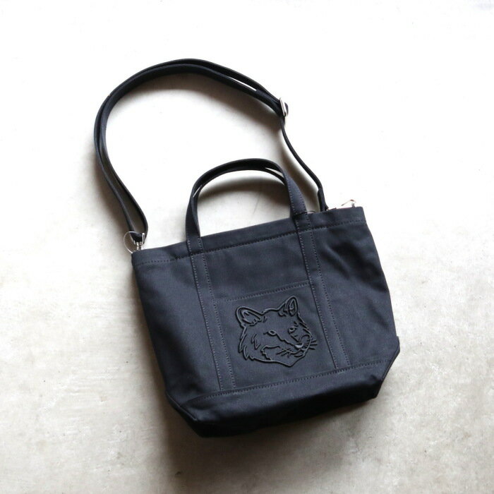 メゾンキツネ バッグ MAISON KITSUNE フォックス ヘッド トートバッグ 【スモール】イエロー系/ピンク系/ネイビーブラック系 3色展開 2025春夏新作のサムネイル
