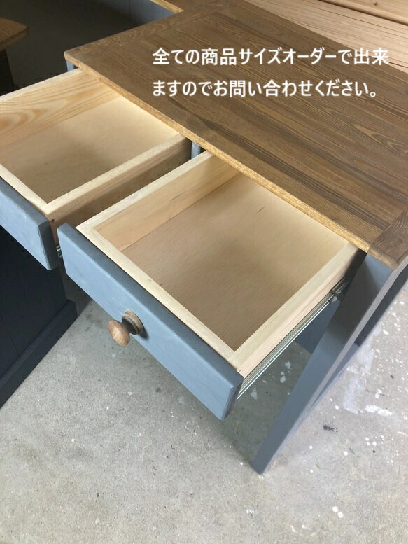 商品情報レジ凹み付カウンターテーブル外寸高さ　　約920mm横巾　　約1600mm奥行き　約450mm　（天板）凹み幅1000；高さ155；奥行420多少の誤差はご了承下さい。（±5）凹みの位置は左右変更可能です。※ハンドメイド品ですので少...