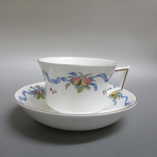 2★ウェッジウッド/ Wedgwood ウィリアムズバーグ/Willamsburg 　リボン　ティー カップ＆ソーサー　廃盤品　新入荷【中古】