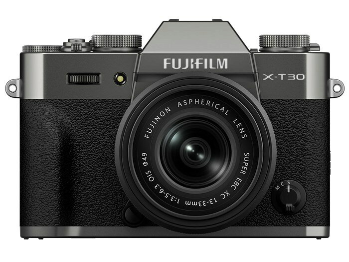 商品情報メーカー富士フイルム商品名FUJIFILM X-T30 III XC13-33mmレンズキット [チャコールシルバー]商品コード4547410565508SKUコード19317タイプミラーレスレンズマウントXマウント画素数2610万画素(有効画素)撮像素子APS-C|23.5mm×15.6mm|CMOS4撮影感度標準：ISO160～12800|拡張：ISO80、100、125、25600、51200記録フォーマットJPEG/RAW/TIFF/HEIF連写撮影約30コマ/秒(電子シャッター、1.25Xクロップ時)シャッタースピード電子：1/32000秒～15分|電子先幕・メカニカル：1/4000秒～15分液晶モニター3型(インチ)|162万ドットファインダー形式有機EL電子ビューファインダーローパスフィルターレス○ファインダー倍率0.62 倍ファインダー視野率（上下/左右）100/100電池タイプ専用電池専用電池型番NP-W126S撮影枚数ファインダー使用時：315枚|液晶モニタ使用時：315枚記録メディアSDカード|SDHCカード|SDXCカードスロットシングルスロットタッチパネル○ゴミ取り機構○内蔵フラッシュ○ライブビュー○可動式モニタチルト式液晶USB充電○RAW+JPEG同時記録○バルブ○RAW14bitタイム○セルフタイマー10/2秒インターフェースUSB Type-C、HDMIマイクロAFセンサー測距点シングルポイントAF：13×9/25×17のエリア選択(フォーカス枠サイズ可変)、ゾーンAF：13×9の117エリアより3×3/5×5/7×7/カスタム1～3選択4K対応○動画記録画素数6.2K 3：2(6240x4160)29.97p|DCI4K 17：9(4096x2160)59.94p|4K 16：9(3840x2160)59.94pファイル形式MOV/MP4映像圧縮方式MPEG-4 AVC/H.264、HEVC/H.265準拠音声録音内蔵マイク|外部マイク：2.5mmステレオミニジャック音声記録方式リニアPCM/ステレオ(24bit/48KHzサンプリング)|AACWi-Fi○BluetoothBluetooth 5.2BLE(Bluetooth Low Energy)○幅x高さx奥行き118.4x82.8x46.8 mm重量約378g(バッテリー、メモリーカードを含む)|約329g(本体のみ)付属品・充電式バッテリーNP-W126S(リチウムイオンタイプ)・ヘッドホン用アダプター・ショルダーストラップ・ボディーキャップカラーチャコールシルバーご利用の前にお読みください※掲載しているすべての情報は万全の保証をいたしかねます。※ご購入の前にはスペック・付属品・画像など詳細な商品情報を必ず各メーカーでご確認ください。※注意事項：モニターの発色によって色が異なって見えることがございます。X-T30 III XC13-33mmレンズキット [チャコールシルバー] 新品 他店保証印なし 富士フイルム FUJIFILM デジタル一眼カメラ 1