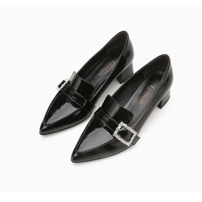 シンプル上品でワンランク上の大人の足元を演出!1つ1つ丁寧に仕上げる職人手製靴。ハンドメイドの為ご注文日より約3週間前後でのお届けとなります。 【こちらは予約商品です】 下記注意事項をご了承の上ご購入をお願い致します。 ※工場の革都合、生産...